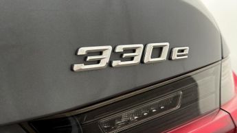 BMW 3 Series 330E M SPORT