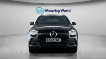 Mercedes-Benz GLC GLC 300 E 4MATIC AMG LINE