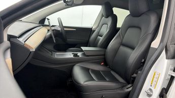 Tesla Model Y LONG RANGE AWD