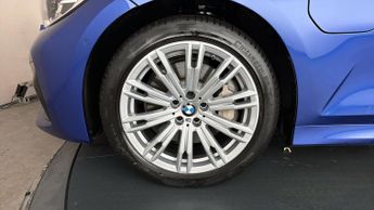 BMW 3 Series 330E M SPORT