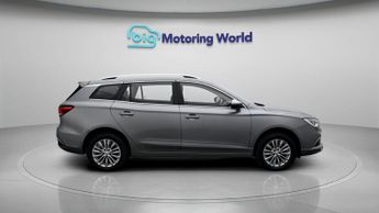 MG MG5 EXCLUSIVE