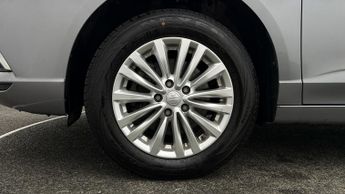 MG MG5 EXCLUSIVE