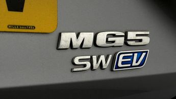 MG MG5 EXCLUSIVE