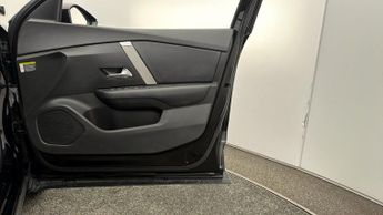 Citroen C4 PURETECH SHINE PLUS S/S EAT8