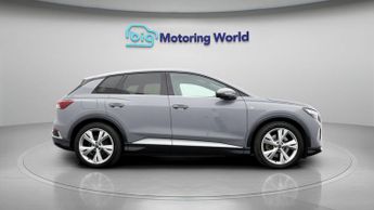 Audi Q4 e-tron S LINE