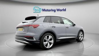 Audi Q4 e-tron S LINE