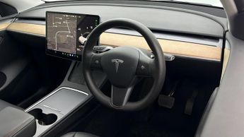 Tesla Model Y LONG RANGE AWD