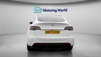 Tesla Model Y LONG RANGE AWD