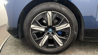 BMW iX XDRIVE40 M SPORT