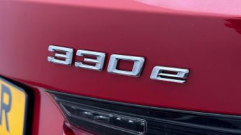 BMW 3 Series 330E SE PRO