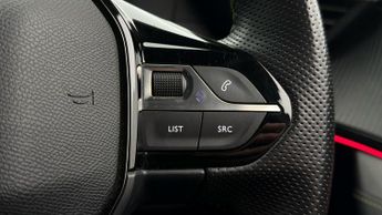 Peugeot E-2008 GT