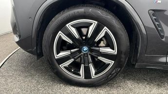 BMW iX3 M SPORT