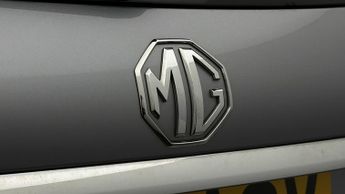 MG MG5 EXCLUSIVE