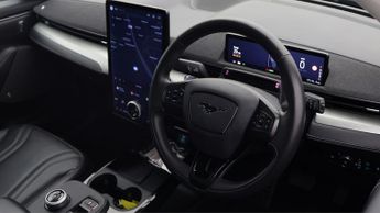 Ford Mustang Mach-E BASE