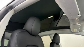 Tesla Model Y BASE