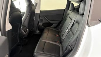 Tesla Model Y BASE