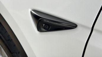 Tesla Model Y BASE