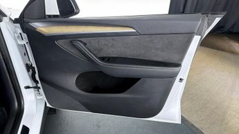 Tesla Model Y BASE