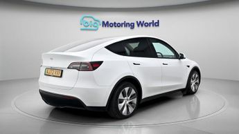 Tesla Model Y BASE