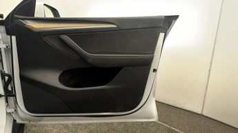 Tesla Model Y BASE