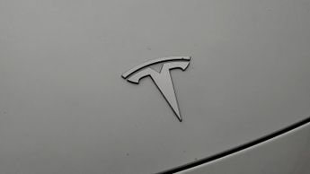 Tesla Model Y BASE