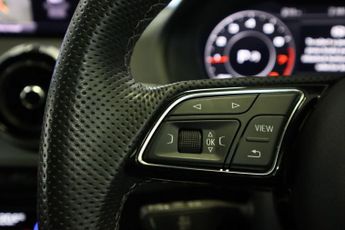 Audi Q2 TFSI S LINE BLACK EDITION