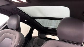 Volvo XC60 RECHARGE T6 R-DESIGN AWD