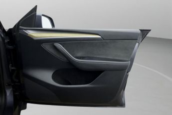 Tesla Model Y BASE