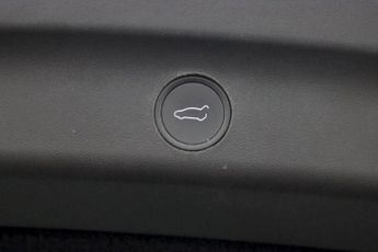 Tesla Model Y BASE
