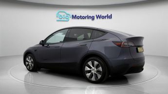 Tesla Model Y BASE