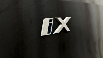 BMW iX XDRIVE40 M SPORT