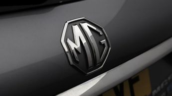 MG MG5 EXCLUSIVE