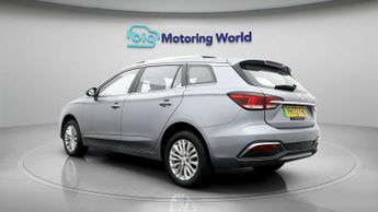 MG MG5 EXCLUSIVE