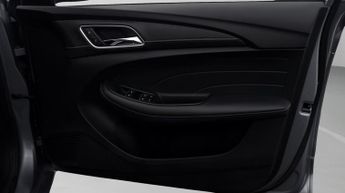 MG MG5 EXCLUSIVE