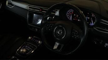 MG MG5 EXCLUSIVE