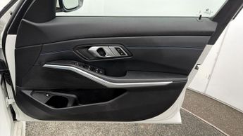 BMW 3 Series 330E M SPORT