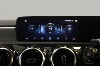 Mercedes-Benz CLA CLA 200 AMG LINE