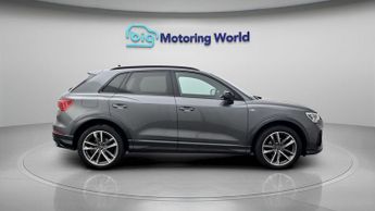 Audi Q3 TFSI S LINE BLACK EDITION