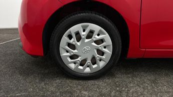 Toyota AYGO VVT-I X-PLAY X-SHIFT TSS