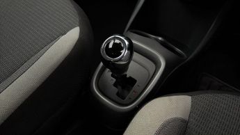 Toyota AYGO VVT-I X-PLAY X-SHIFT TSS