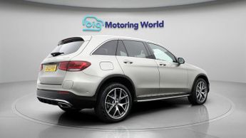 Mercedes-Benz GLC GLC 300 E 4MATIC AMG LINE PREMIUM PLUS