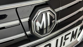 MG MG5 EXCLUSIVE
