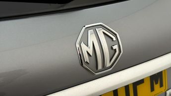 MG MG5 EXCLUSIVE