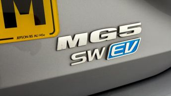 MG MG5 EXCLUSIVE