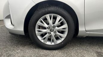 Toyota Yaris VVT-I ICON TECH