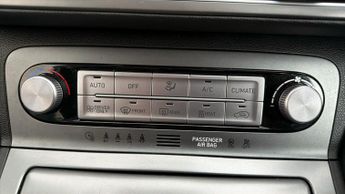 Hyundai KONA PREMIUM