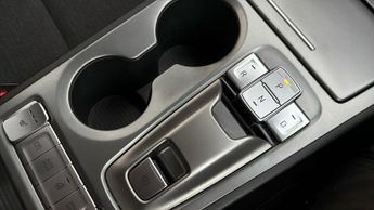 Hyundai KONA PREMIUM