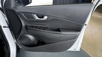 Hyundai KONA PREMIUM