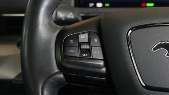 Ford Mustang Mach-E BASE
