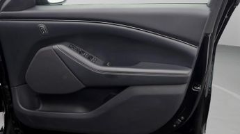Ford Mustang Mach-E BASE